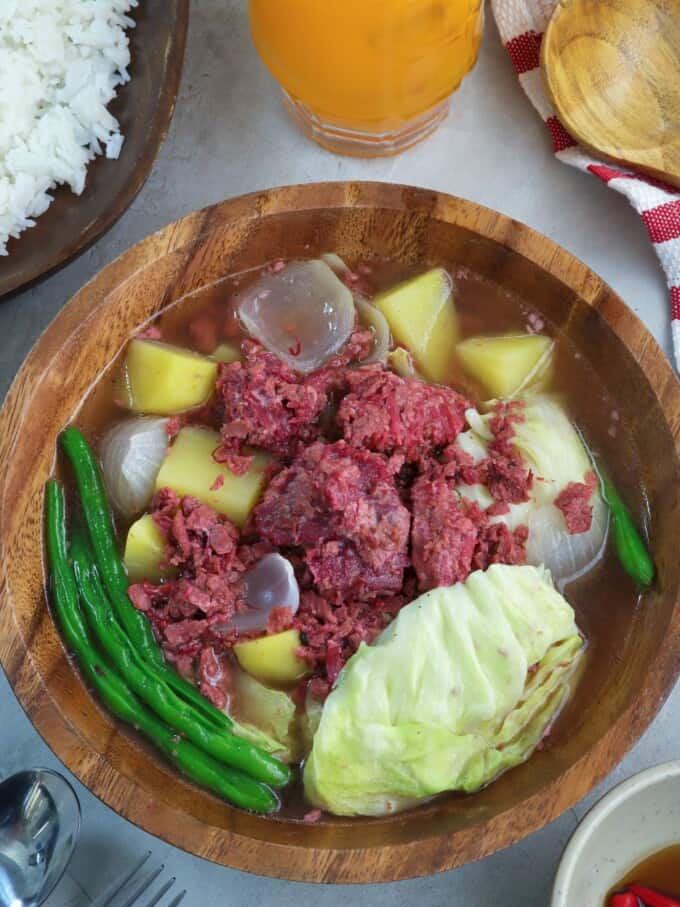 Corned Beef Nilaga Kawaling Pinoy