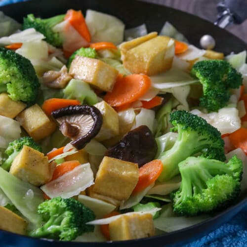 https://www.kawalingpinoy.com/wp-content/uploads/2015/09/chop-seuy-with-tofu-and-shitake-mushrooms-6-500x500.jpg