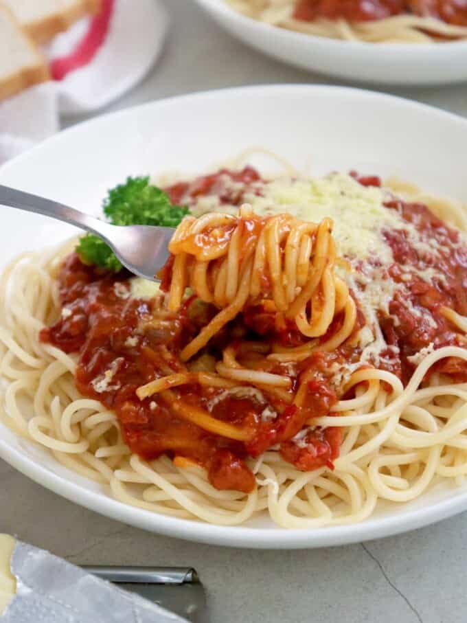 Filipino-style Corned Beef Spaghetti - Kawaling Pinoy