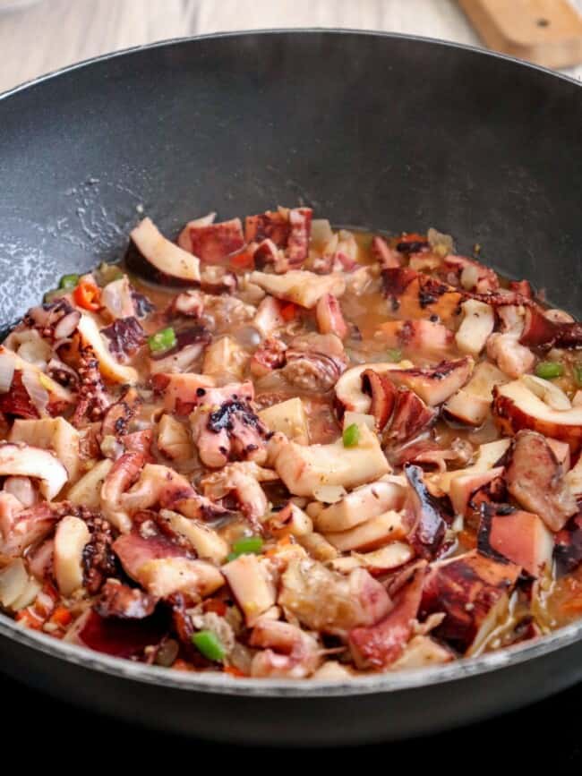 Sisig Pusit (Spicy Sizzling Squid) - Kawaling Pinoy