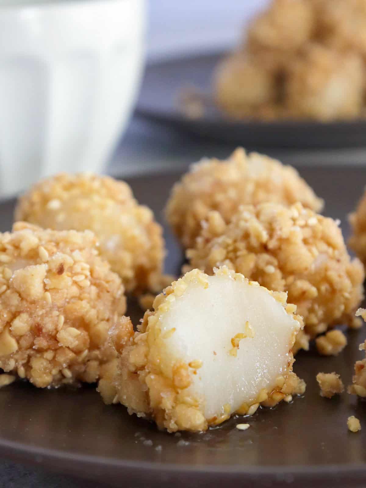 Sticky Rice Balls with Peanuts