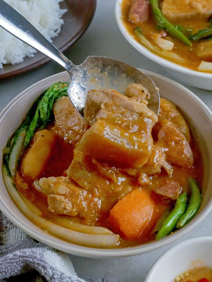 Pork Pochero (Pocherong Baboy) - Kawaling Pinoy