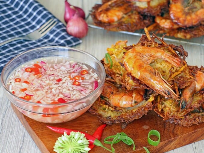 Ukoy (Filipino Shrimp and Vegetable Fritters) - Kawaling Pinoy