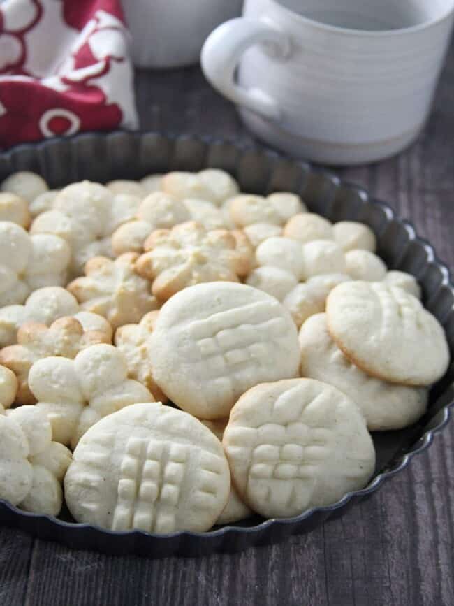 Uraro (Filipino Arrowroot Cookies) - Kawaling Pinoy